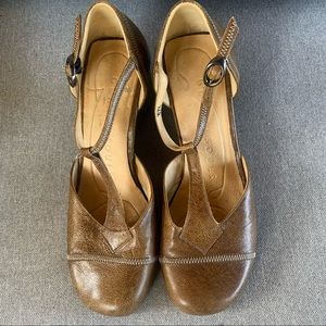 Gentle Soles t-strap wedges size 37.5